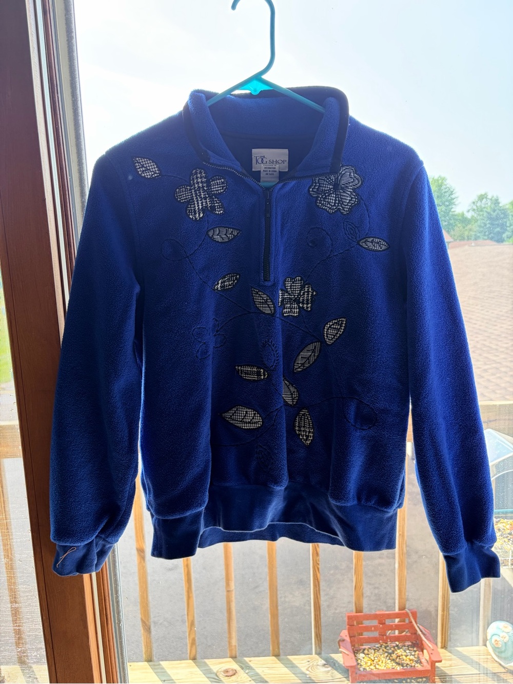 Grandmacore Embroidered Floral Sweatshirt size petite medium